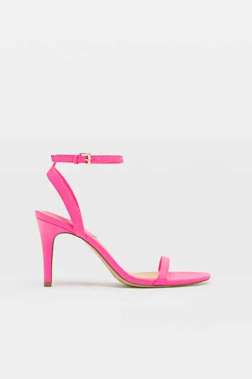 Sandale roz neon Stradivarius 99,90 lei
