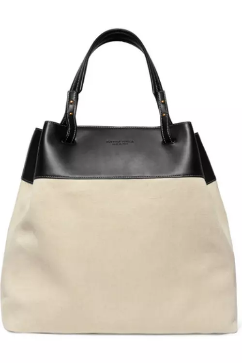Geantă Bottega Veneta, 1,900 euro