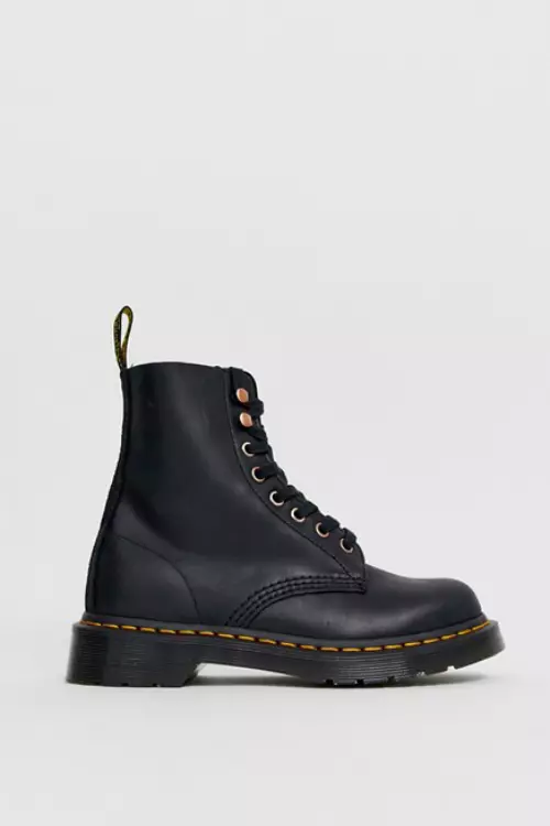 3. Ghete Dr. Martens, 187,99 euro