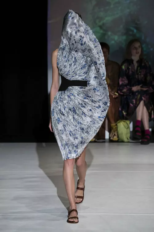 Chalayan colecția primăvară-vară 2020 (2)