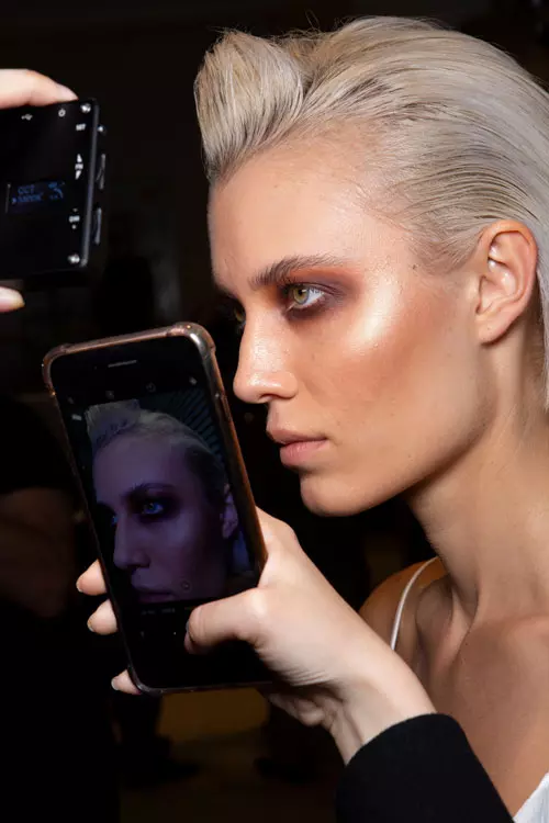 Guy Laroche colecția primăvară-vară 2020 backstage (27)