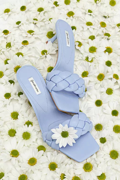 7. Papuci Stradivarius, 149,90 lei
