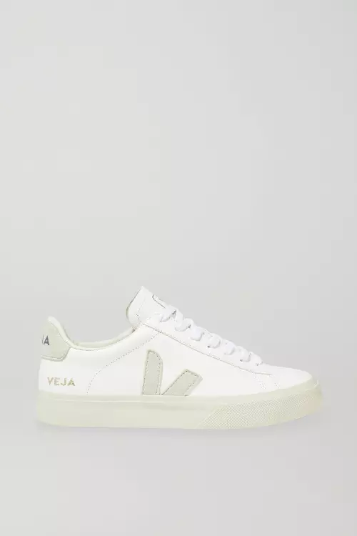 Pantofi sport din piele vegană, Veja, 557 lei, www.net-a-porter.com