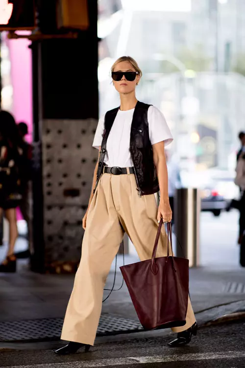 Pantalonii wide-leg