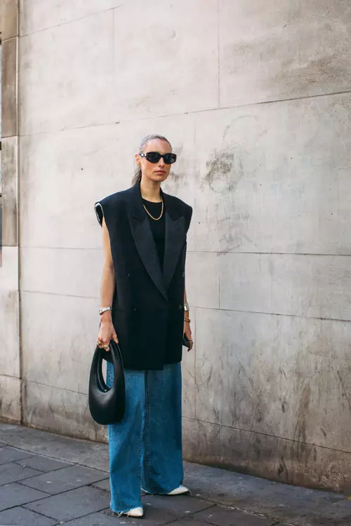 Pantalonii wide-leg