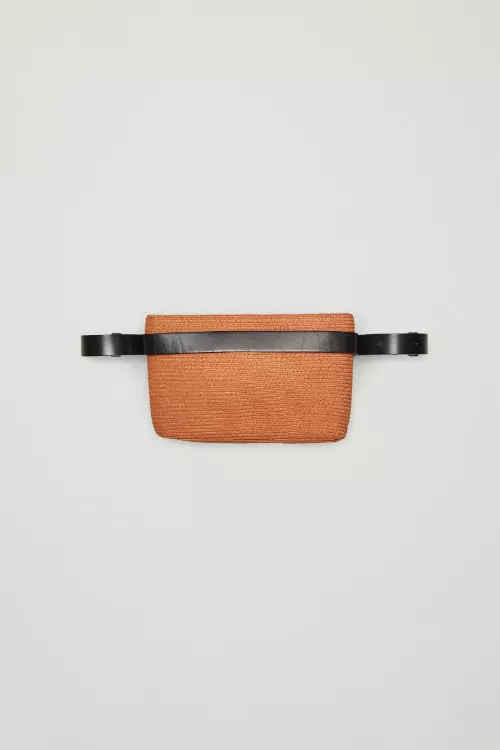 Borsetă din paie, COS, 59 euro