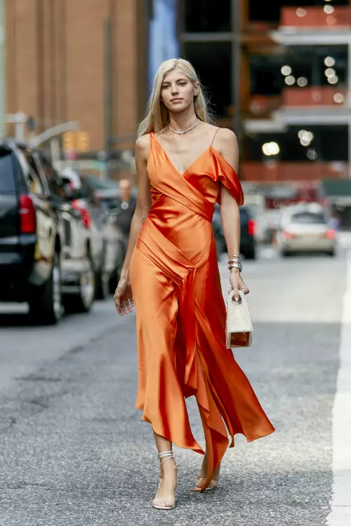 Ce să nu porți niciodată la birou (13)