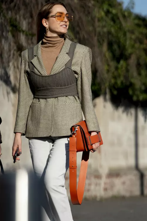 Bustiere și crop tops (1)