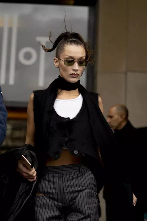 Eșarfe și fulare înfășurate în jurul gâtului (1)