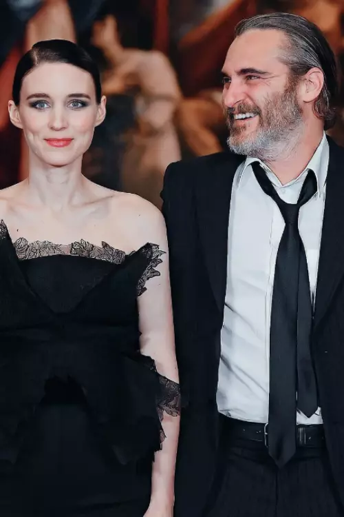 Joaquin Phoenix și Rooney Mara