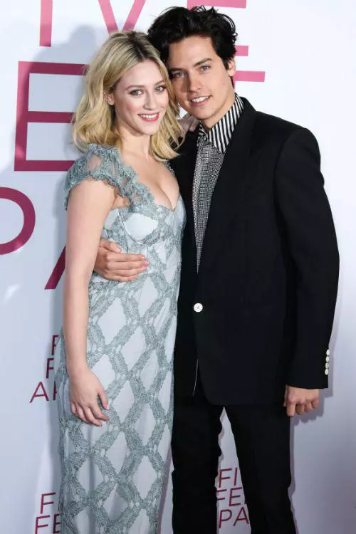 Lili Reinhart și Cole Sprouse