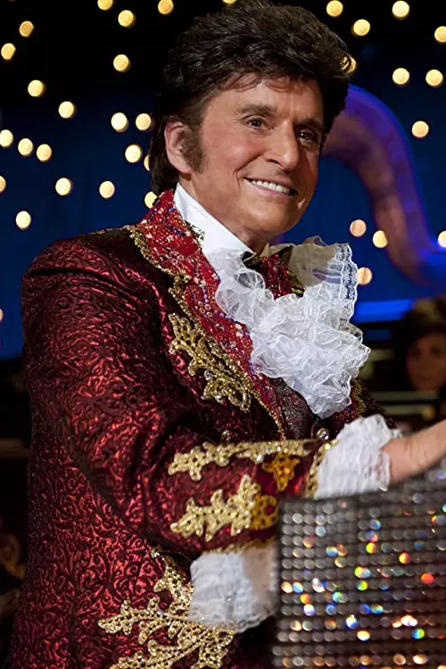 Michael Douglas - Liberace în Behind the Candelabra