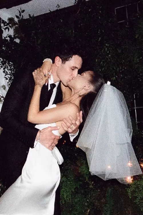 Ariana Grande și Dalton Gomez, imagini superbe de la nuntă