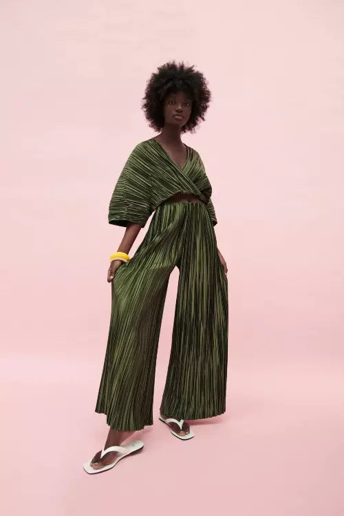 Top și pantaloni din poliester, Zara, 159,90 și respectiv 199,90 lei