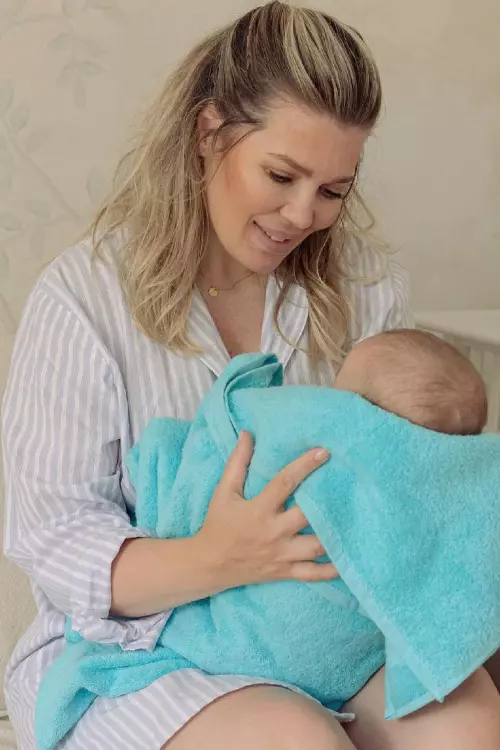 Josephine, fiica lui Smiley și a Ginei Pistol