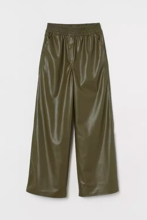 Pantaloni din imitație de piele, H&M, 199,99 lei