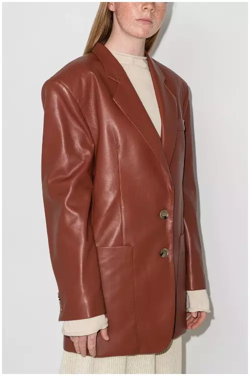 Sacou din piele ecologică, Nanushka, 574 euro, www.farfetch.com