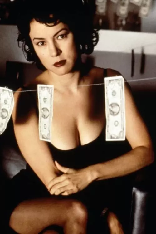 8. Bound (1996)