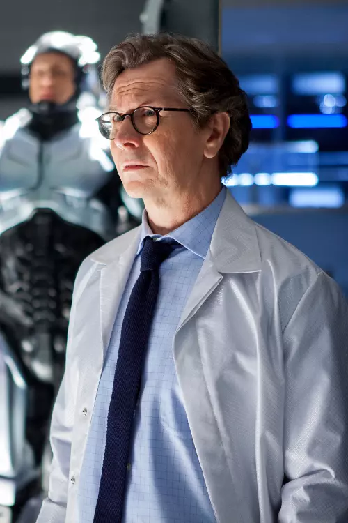 9. Gary Oldman în RoboCop 