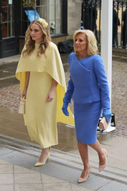 17. Jill Biden și nepoata ei, Finnegan