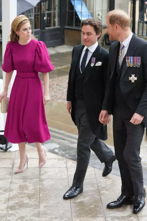 4. Prințesa Beatrice, Edoardo Mapelli Mozzi și Prințul Harry