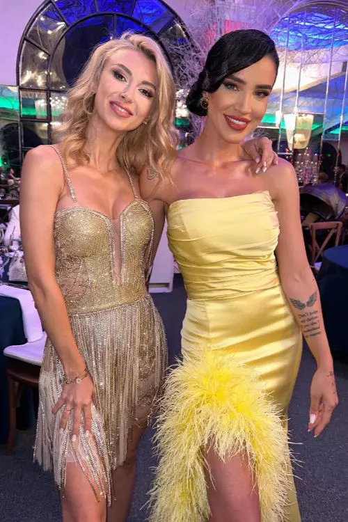 12. Andreea Bălan și Adelina Pestrițu