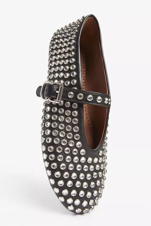 2. @maisonalaia