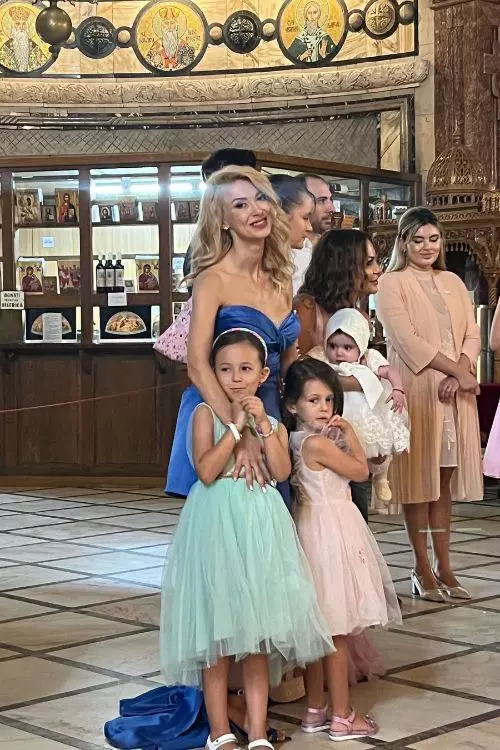 4. Andreea Bălan și fiicele ei