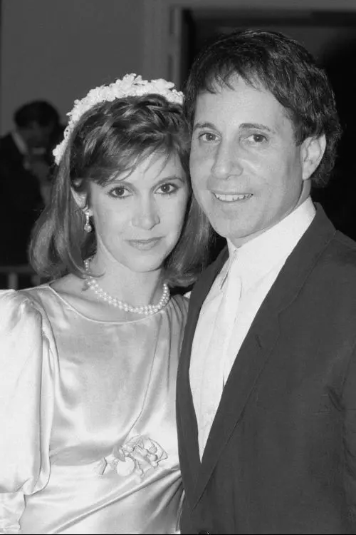 7. Carrie Fisher și Paul Simon