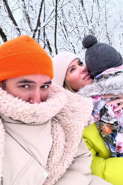 Smiley, Gina Pistol și Josephine