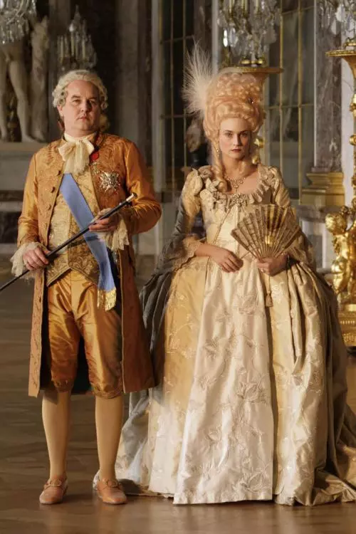 9. Les adieux à la reine