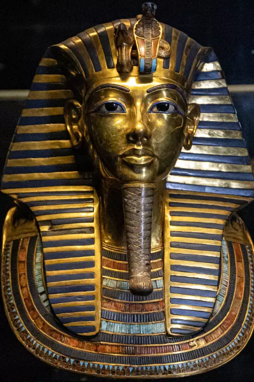 Masca lui Tutankhamon, Muzeul de Istorie din Cairo