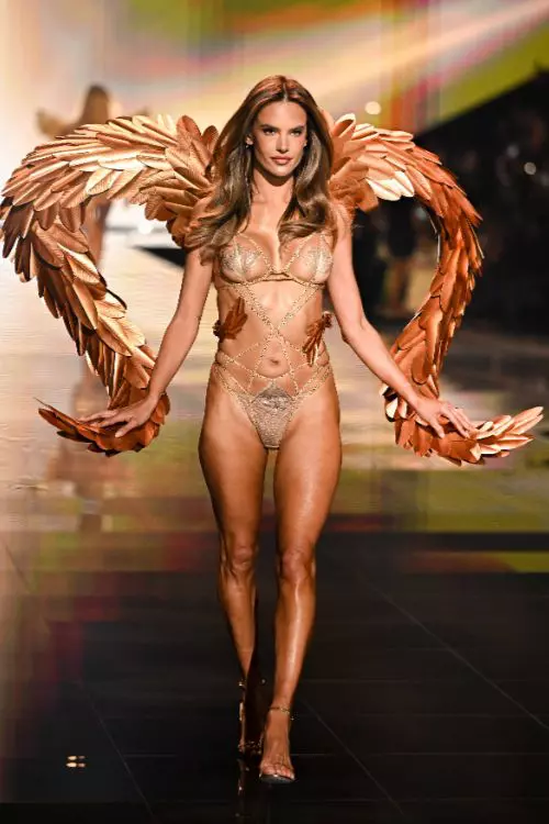 13. Alessandra Ambrosio