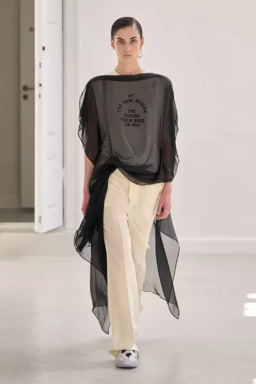 Straturi transparente - Anne Sofie Madsen