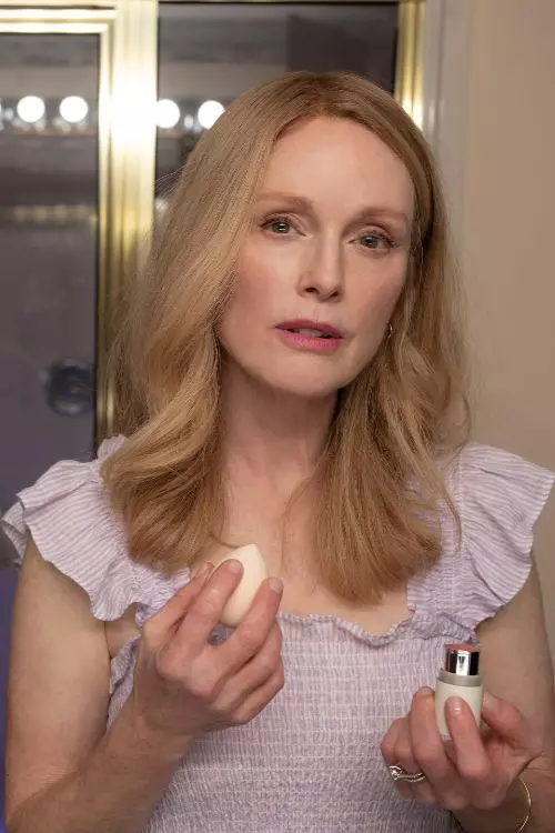 8. Julianne Moore