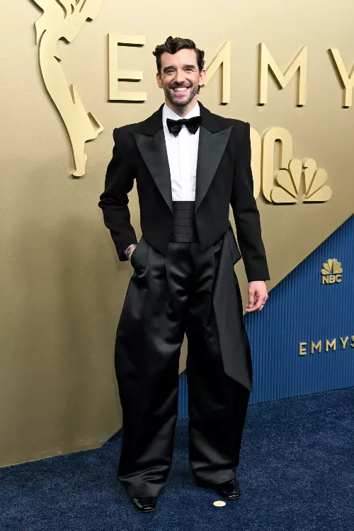 Michael Urie în Christian Siriano