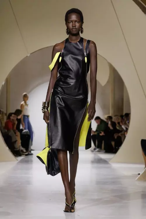 Givenchy SS27 (1)