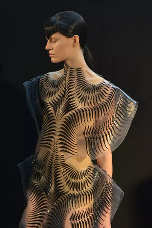 Iris Van Herpen x Philip Beesley (1)