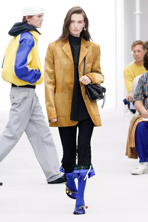 Loewe SS27 (2)