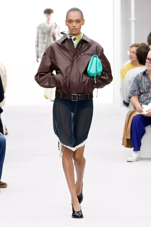 Loewe SS27 (5)