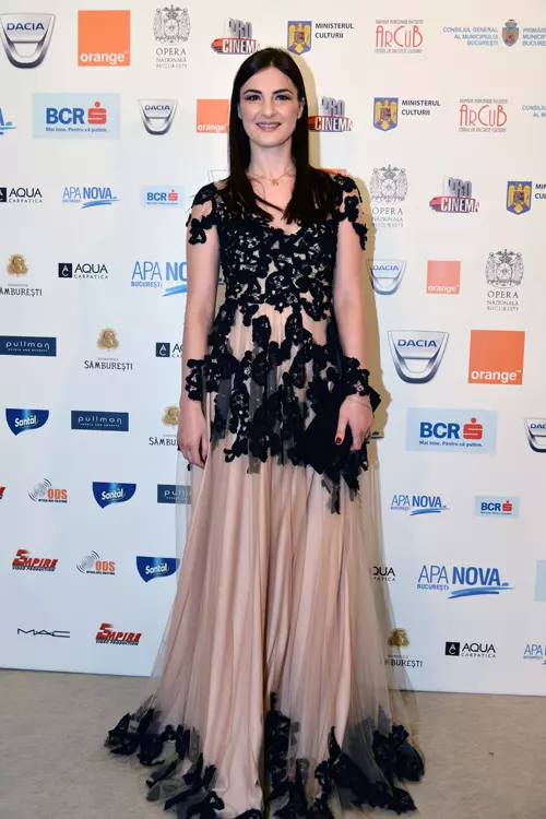 Ioana Flora (rochie Rhea Costa)