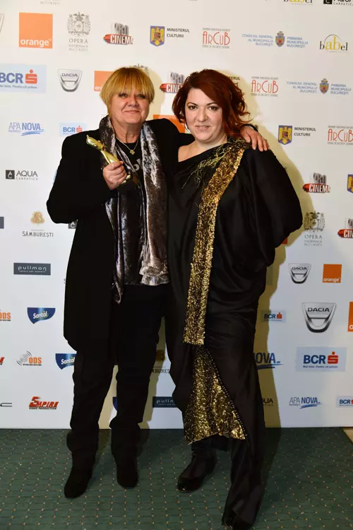 Lia Mantoc (Cele mai bune costume)si Oana Giurgiu