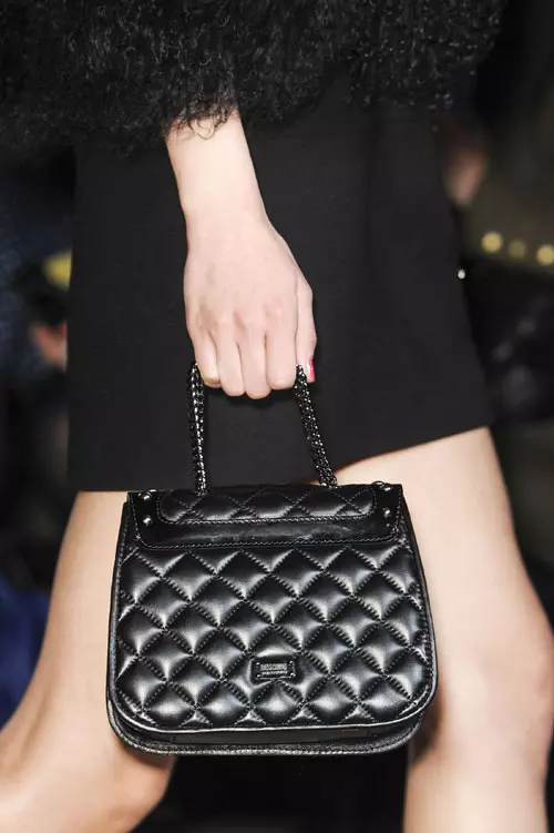 Moschino Cheap and Chic accesorii (21)