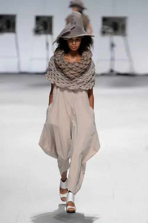 Issey Miyake primavara vara 2015 (9)