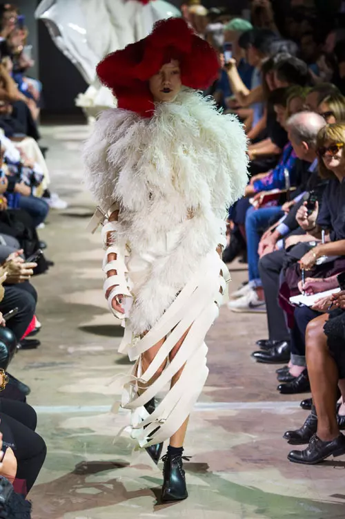 Comme des Garcons colectia primavara vara 2016 (8)