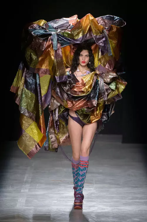 Vivienne Westwood colectia primavara - vara 2017 (41)