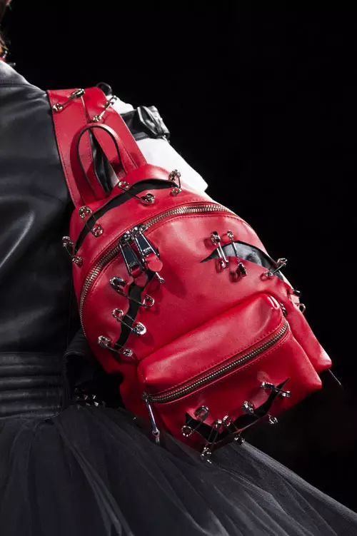 Moschino colecția primăvară-vară 2018 accesorii (26)