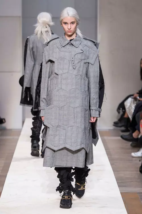 Comme des Garcons primăvară-vară 2019 (17)
