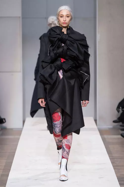 Comme des Garcons primăvară-vară 2019 (19)