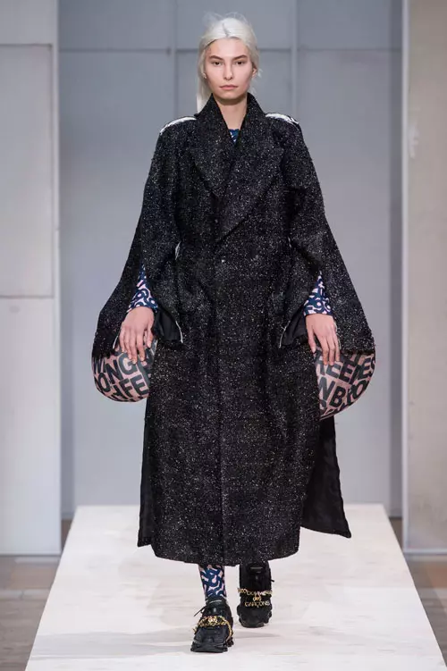 Comme des Garcons primăvară-vară 2019 (20)